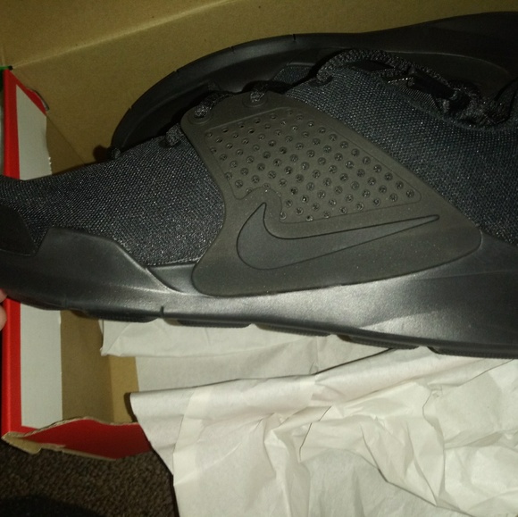 Nikes - Picture 3 of 3